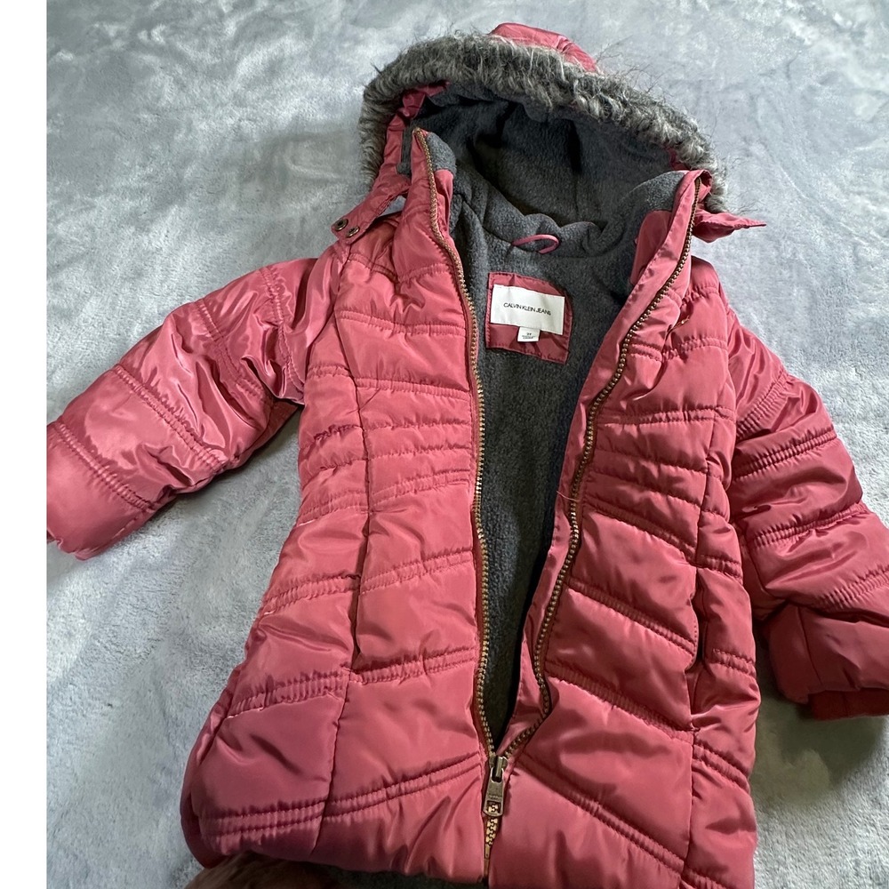 Calvin Klein‎ Girls Puffer Jacket Winter Coat Faux Fur Hood Sz 2T Warm Cozy Snow